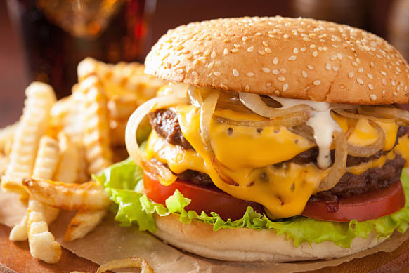 CHEESE BURGER WITH CHIPS